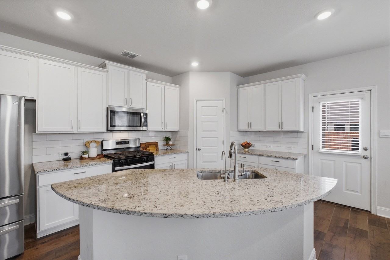 8439 Knapp Rise #1 - Photo 3 of 17