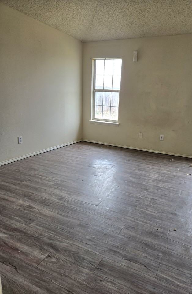 5117 Albany Ave #1 - Photo 5 of 12