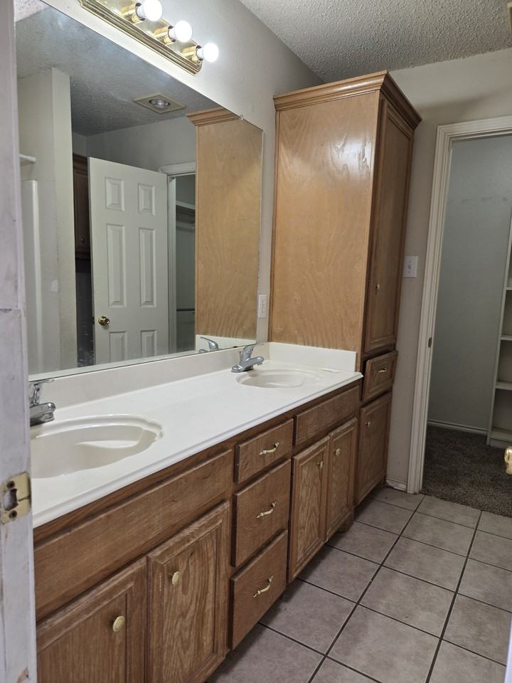 5117 Albany Ave #1 - Photo 6 of 12