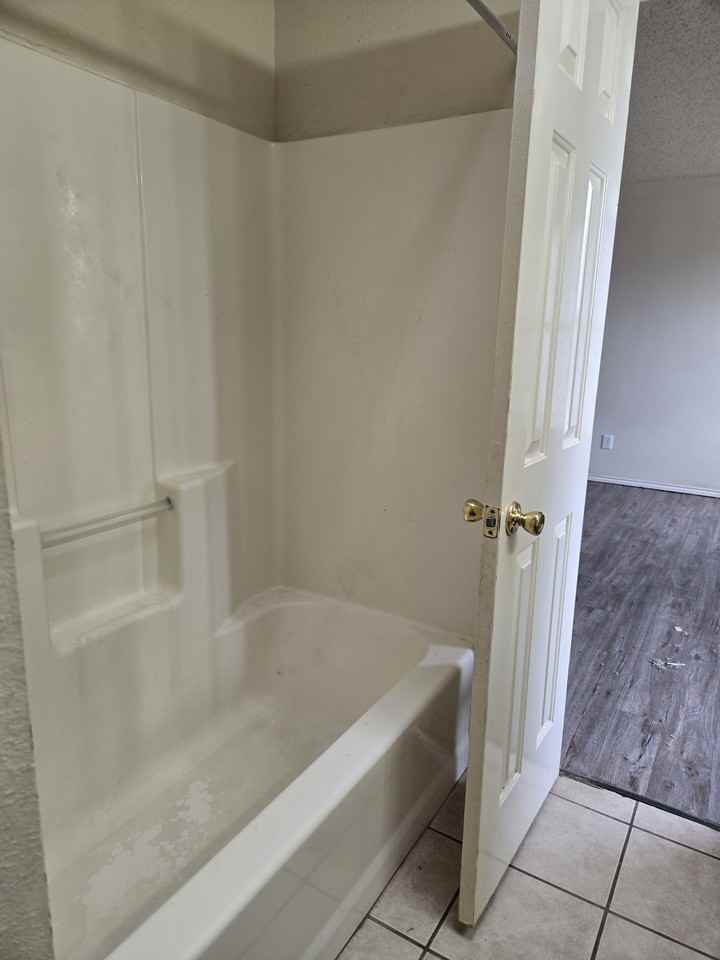 5117 Albany Ave #1 - Photo 7 of 12