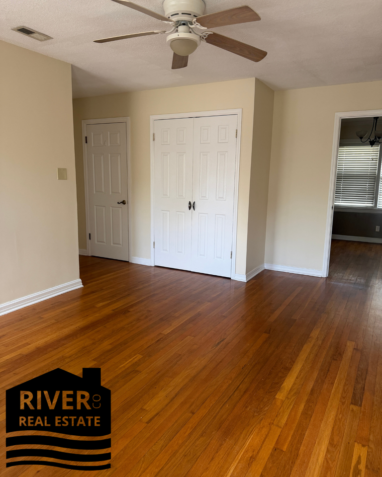 4026 Peachtree St #1 - Photo 5 of 12