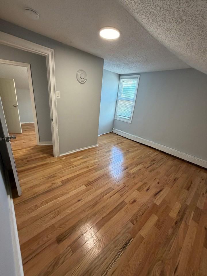 122 Milne Street2nd Fl - Photo 2 of 11