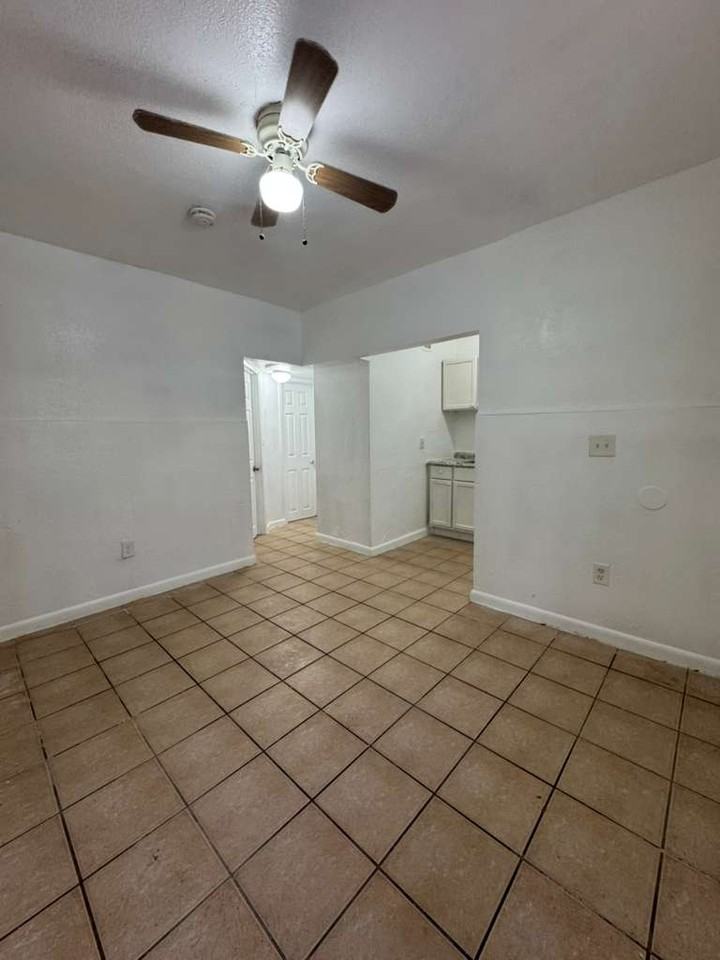 7146 Nw 14th Pl #7146-2 - Photo 3 of 7