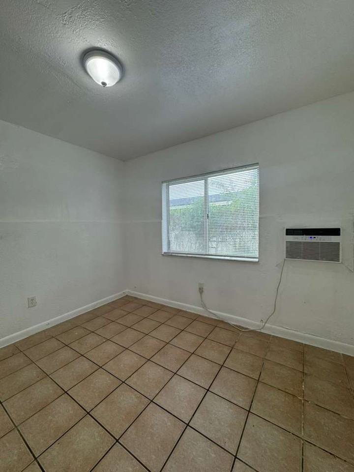 7146 Nw 14th Pl #7146-2 - Photo 6 of 7