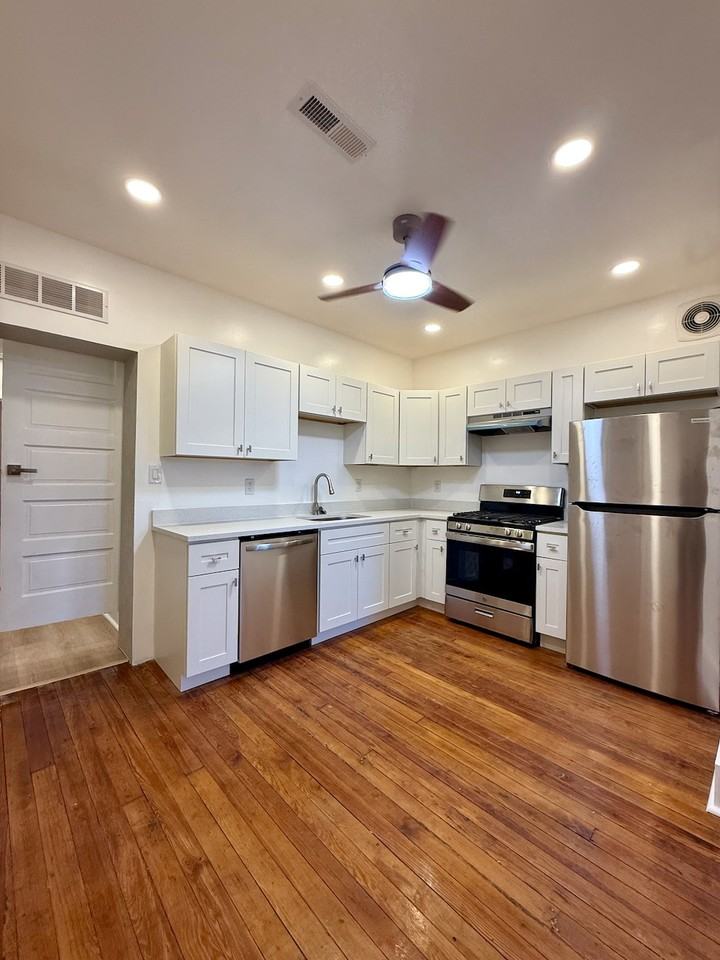 906 Penn AvenueUnit C #C - Photo 3 of 27