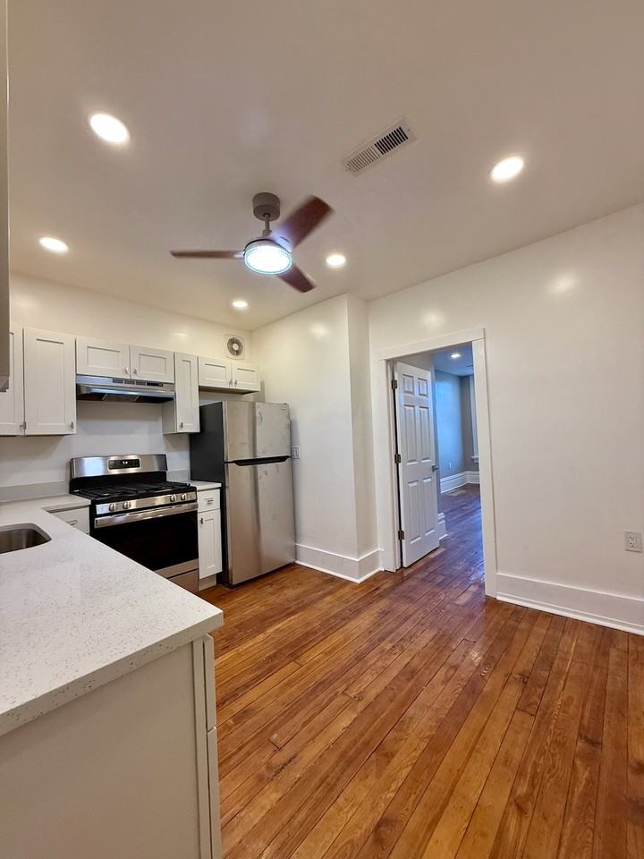 906 Penn AvenueUnit C #C - Photo 4 of 27