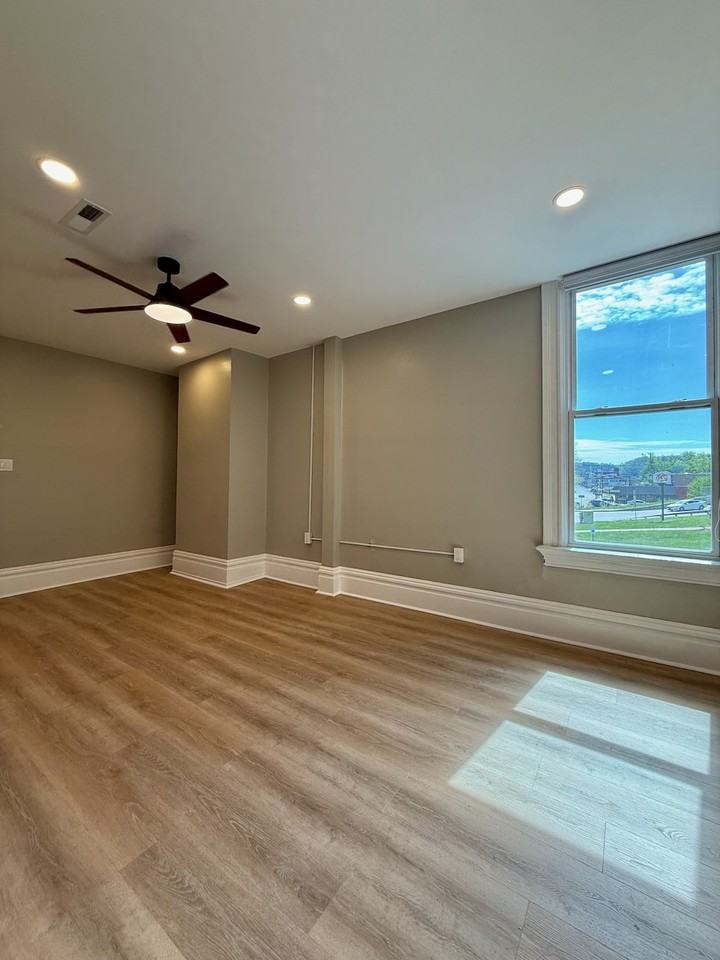 906 Penn AvenueUnit D #D - Photo 6 of 36