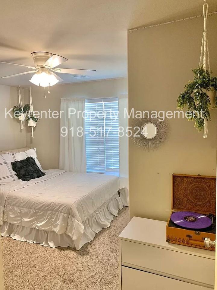 11108 N 146th East Ave - Photo 2 of 15