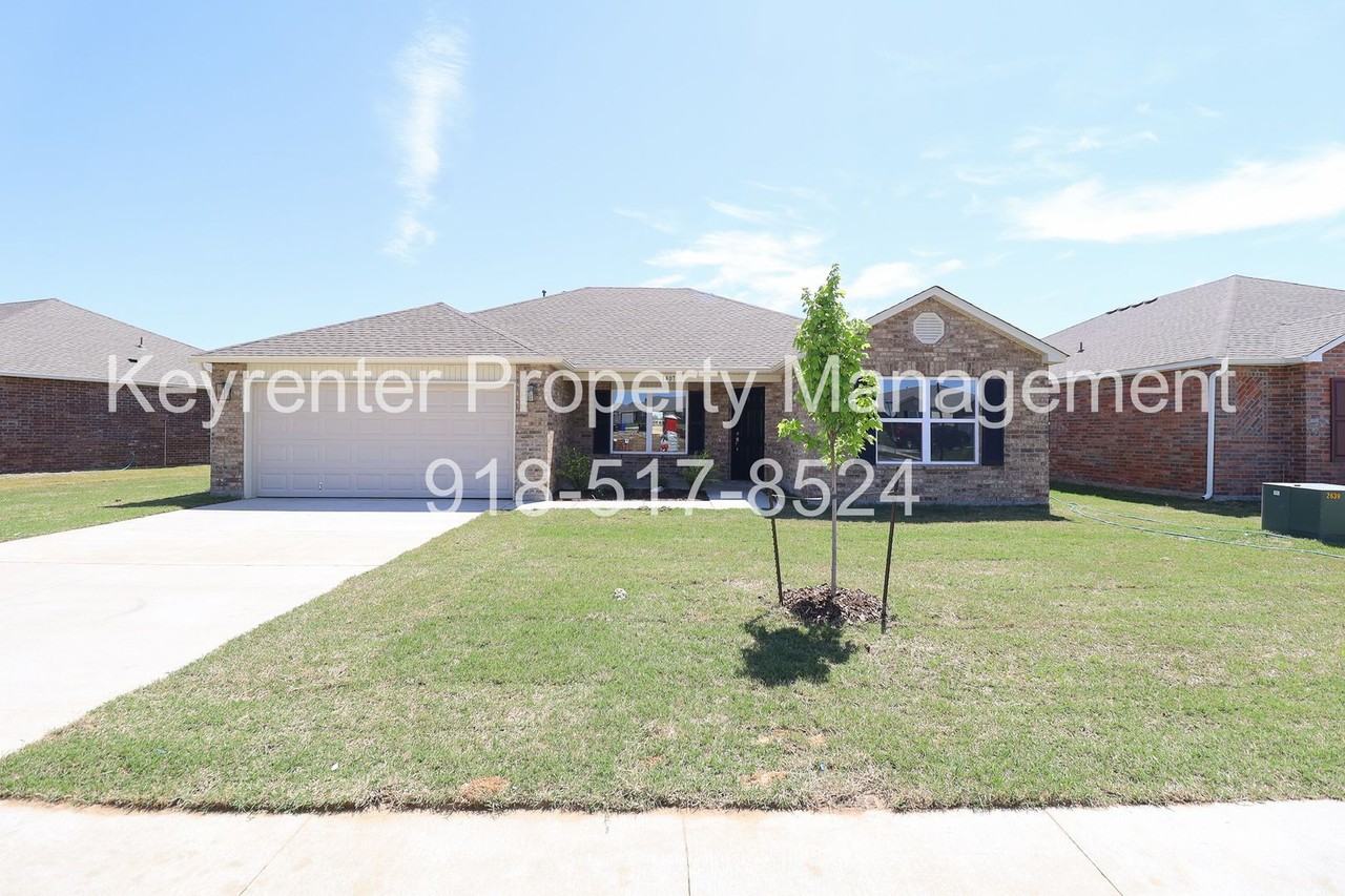 1407 E Honolulu Pl - Photo 2 of 28