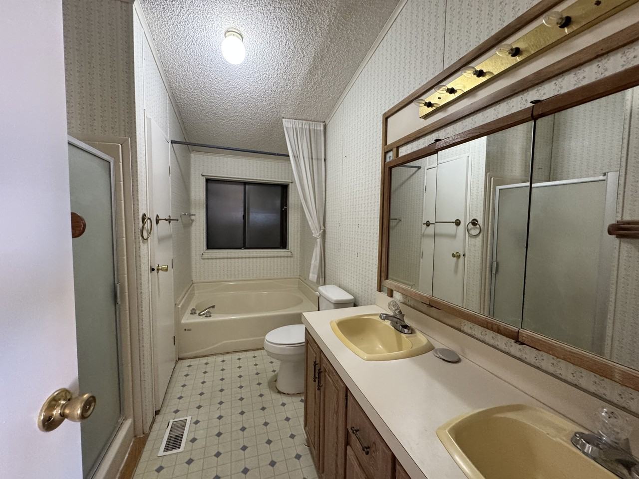 5725 S Bison Ave #1 - Photo 5 of 41