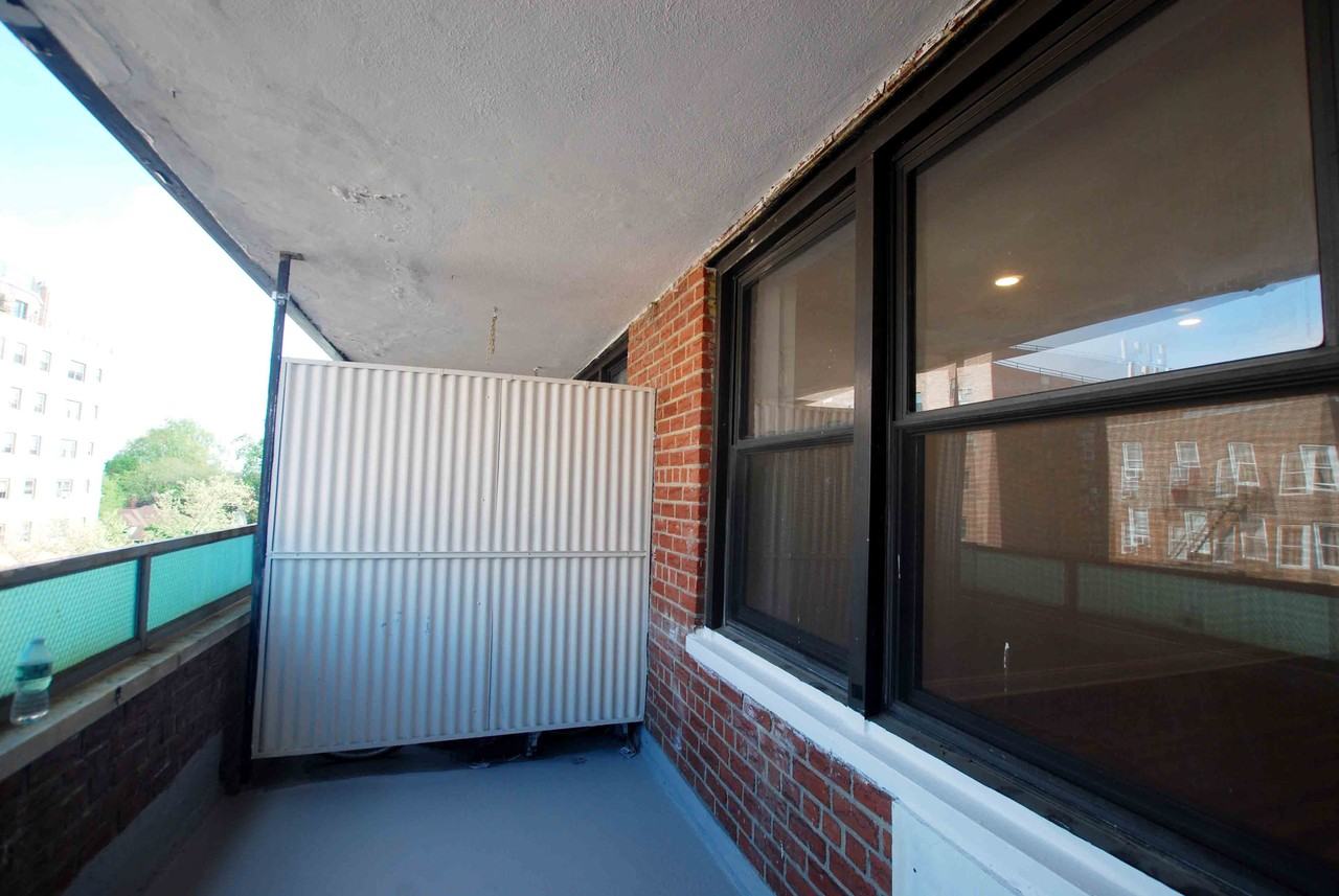 320 East 18th Street #5 - Photo 7 of 17