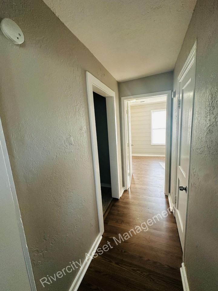 1911 The Oaks Ave #1 - Photo 5 of 11