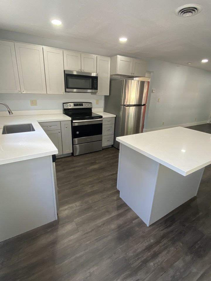 673 James Ave #3 - Photo 2 of 11