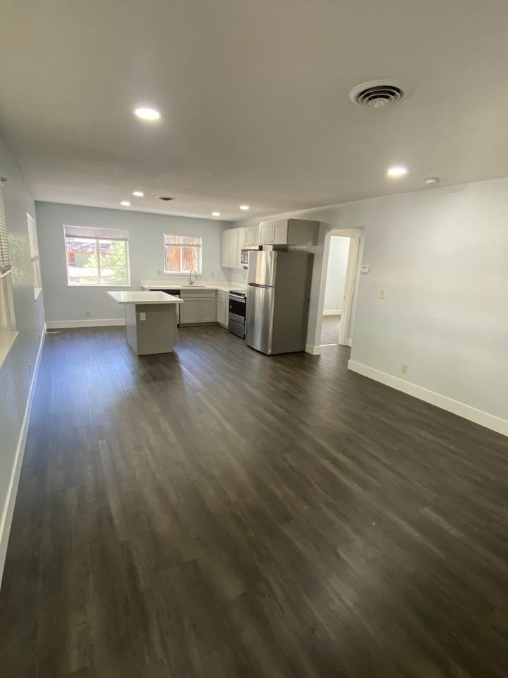 673 James Ave #3 - Photo 4 of 11