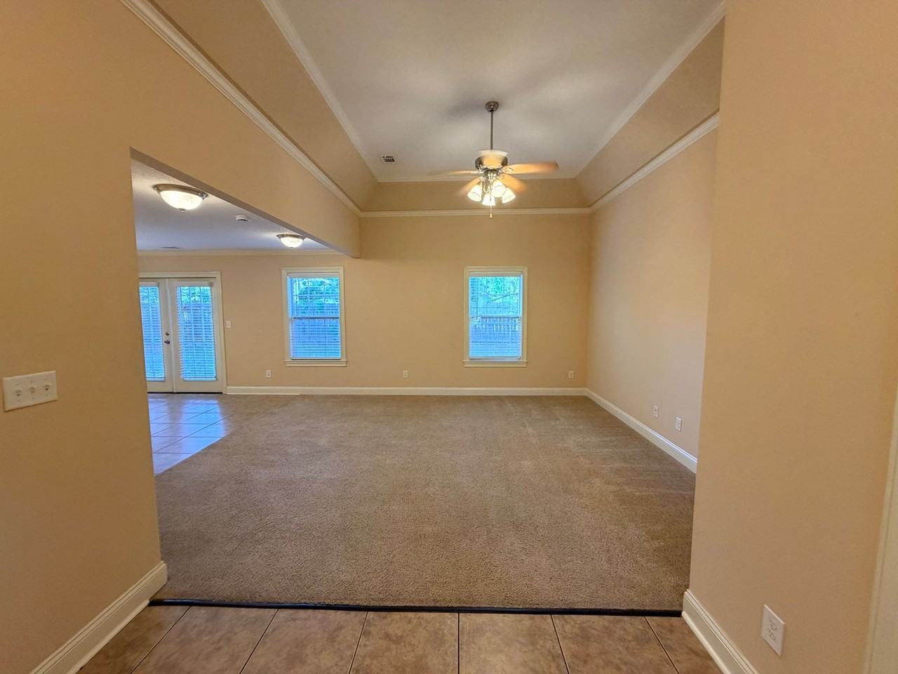 4901 Liberty Cir - Photo 2 of 33
