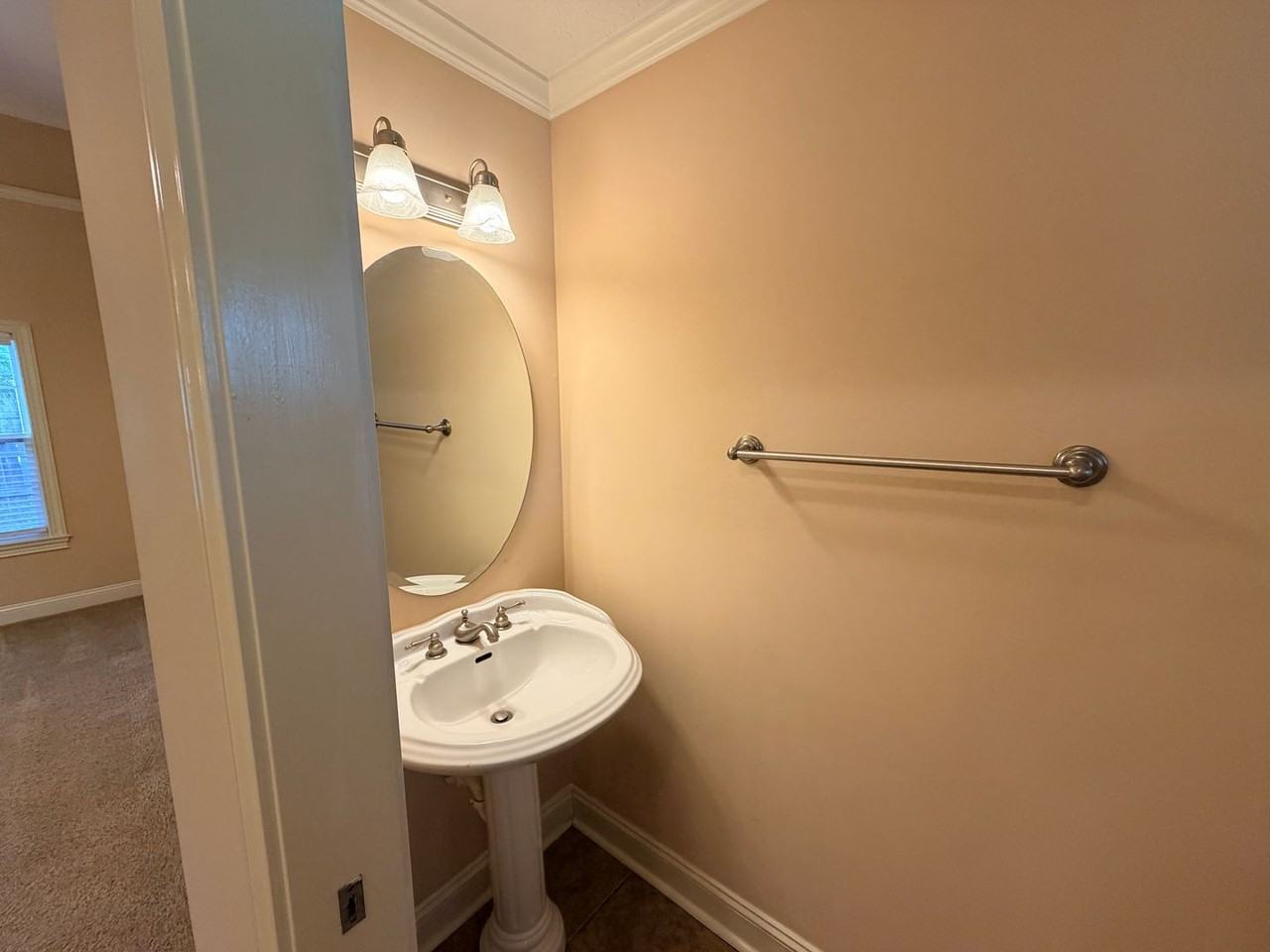 4901 Liberty Cir - Photo 3 of 33