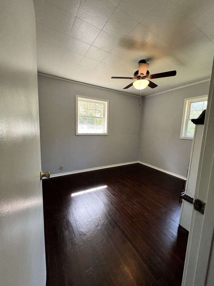1305 N College Ave #1 - Photo 6 of 20