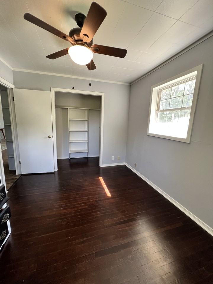 1305 N College Ave #1 - Photo 7 of 20