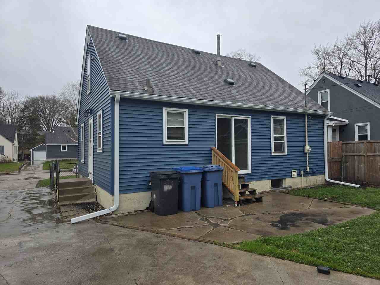 3439 Cleveland St Ne - Photo 2 of 18