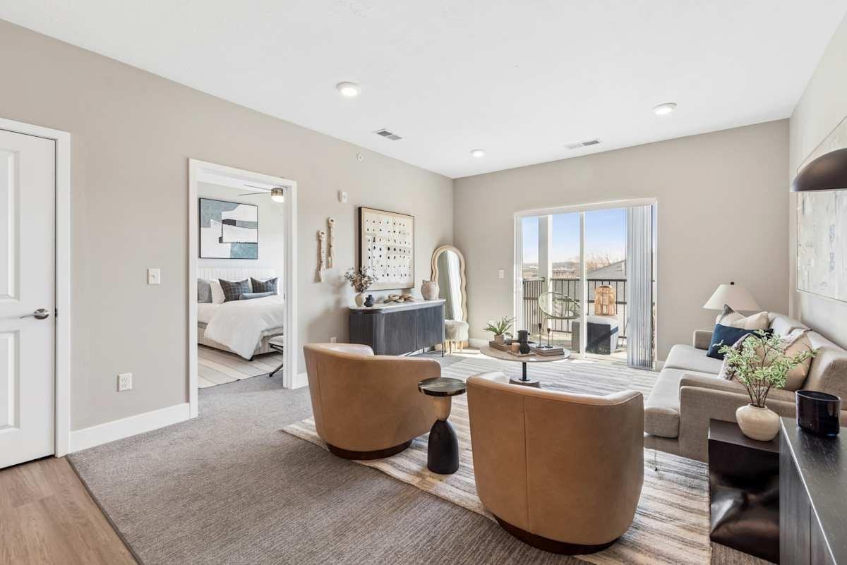 1101 Riverview Dr - Photo 4 of 17