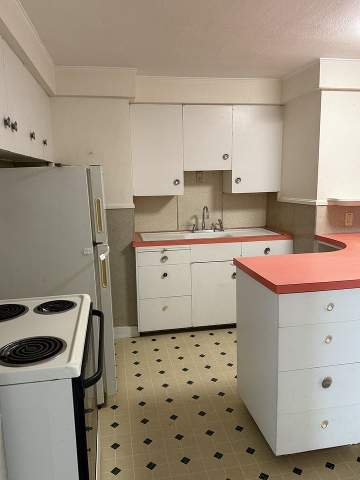 163 Oak St #2 - Photo 3 of 6