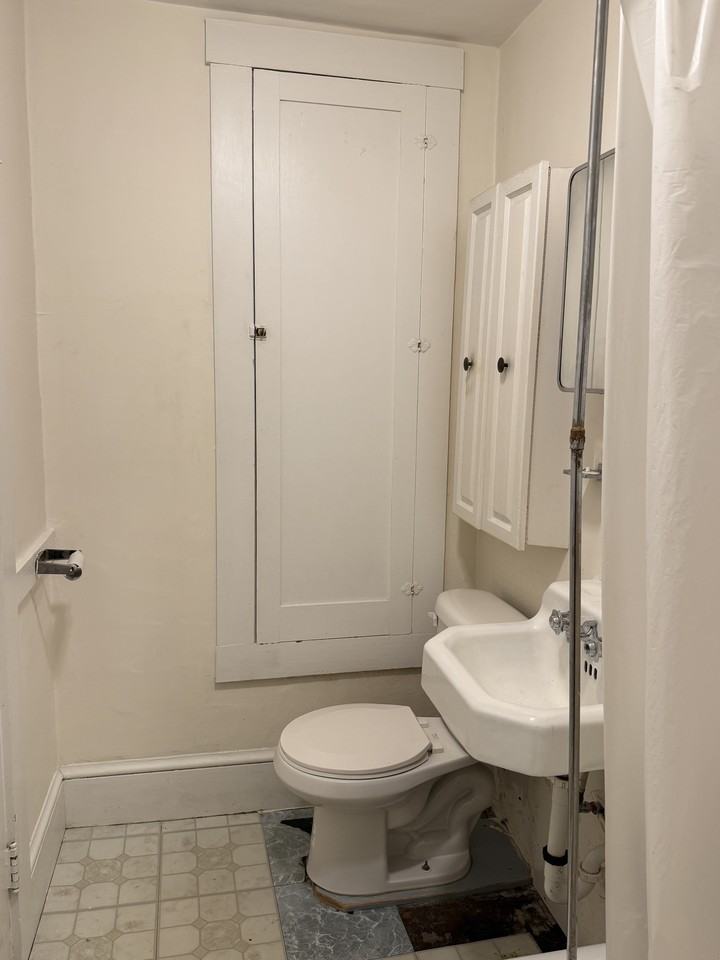 163 Oak St #2 - Photo 5 of 6