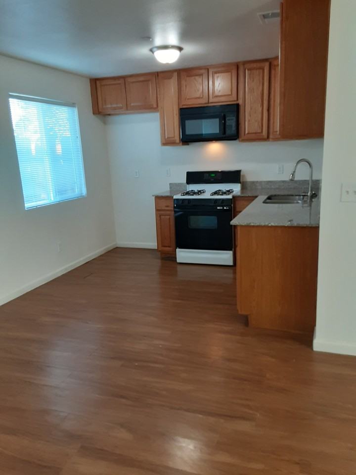 144 Brookridge Dr #1 - Photo 6 of 13