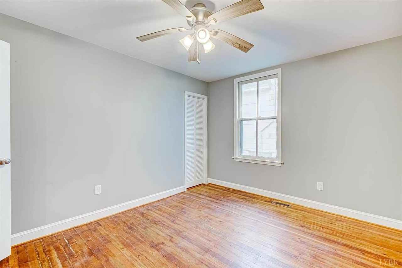 403 Grove St #1 - Photo 3 of 11