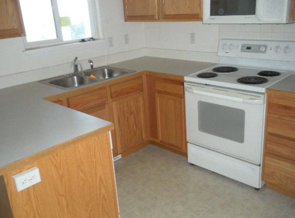 697 W 8th South St - Photo 2 of 4
