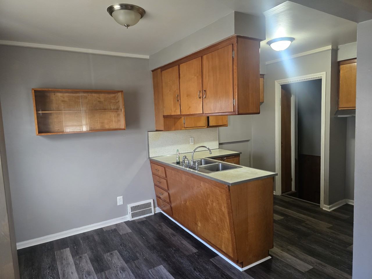 19404 Kenosha St #1 - Photo 4 of 10