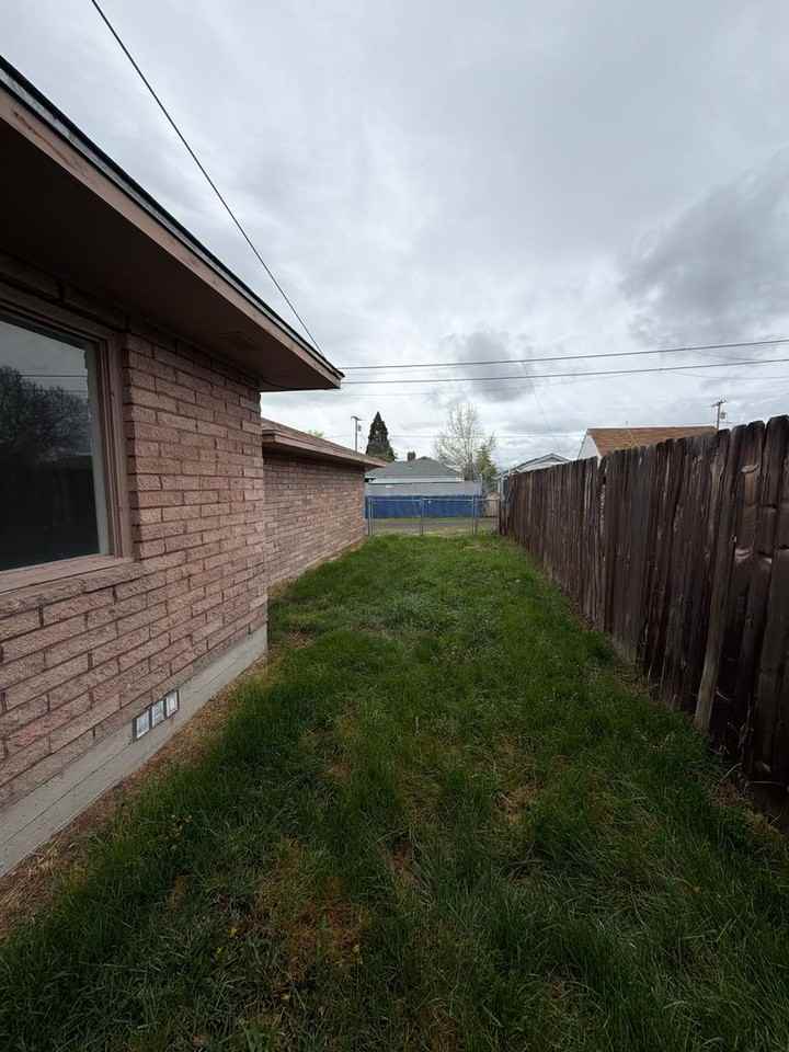 2502 Garden Ave - Photo 3 of 14