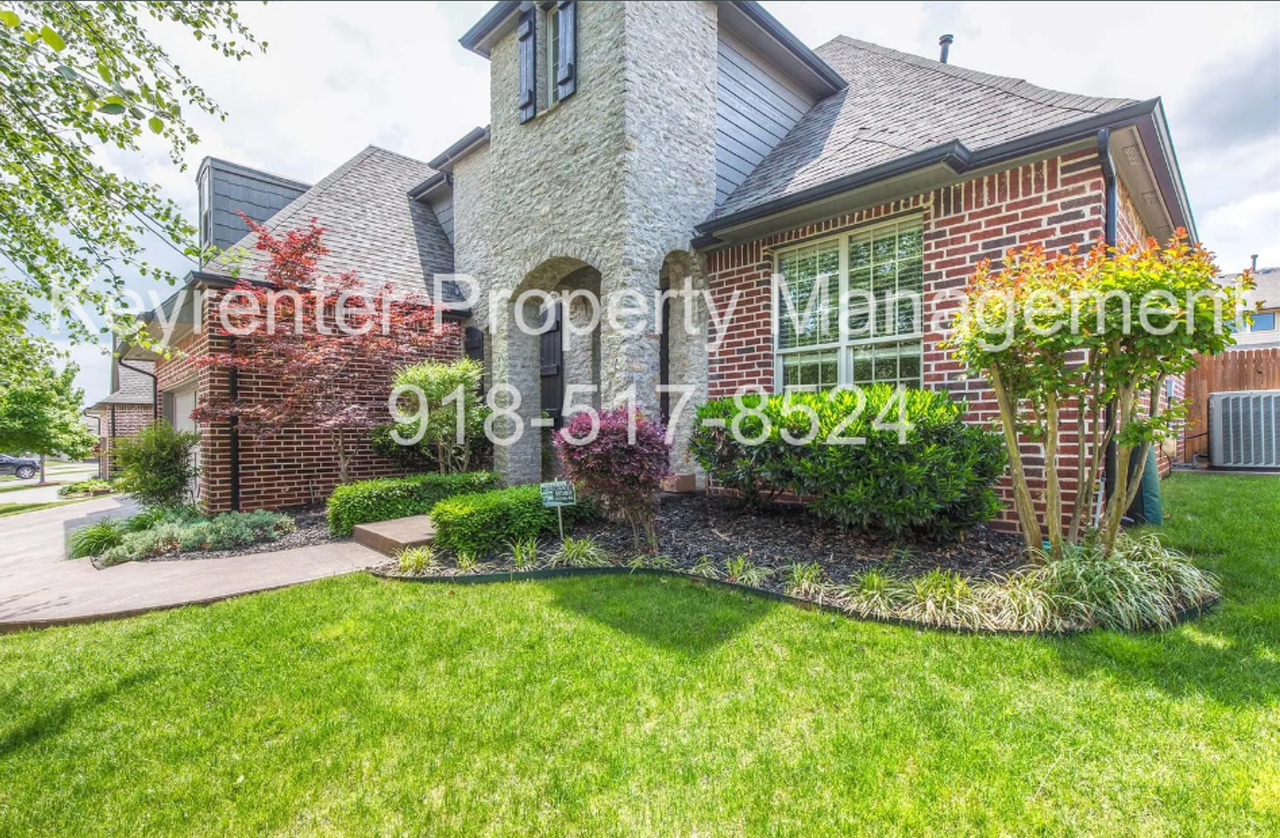 11250 S 72nd East Ct - Photo 2 of 36