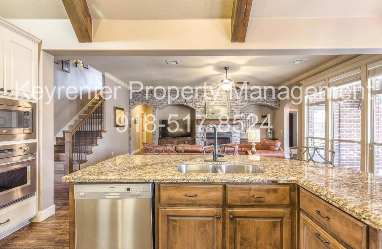 11250 S 72nd East Ct - Photo 3 of 36