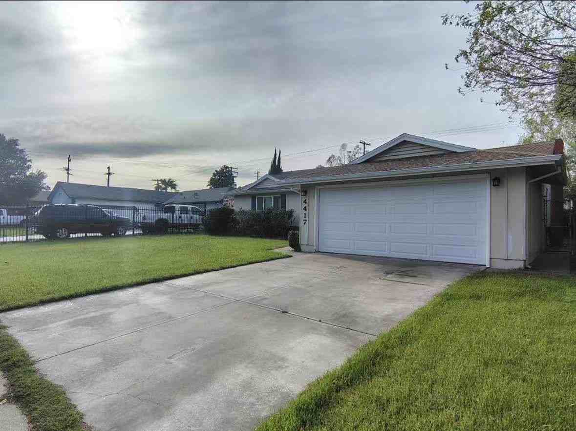 4417 A Pkwy #1 - Photo 2 of 18