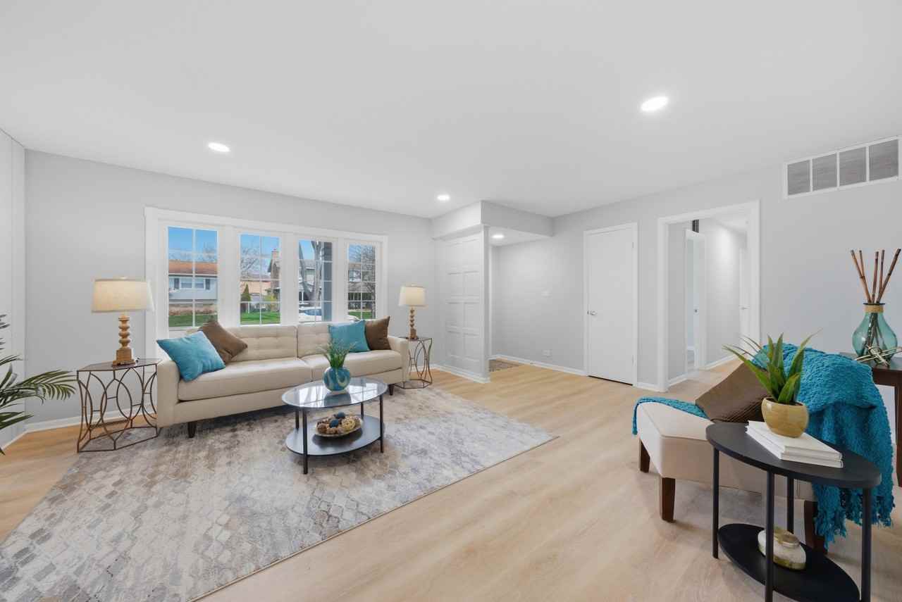 593 Bristol Ln #1 - Photo 3 of 20