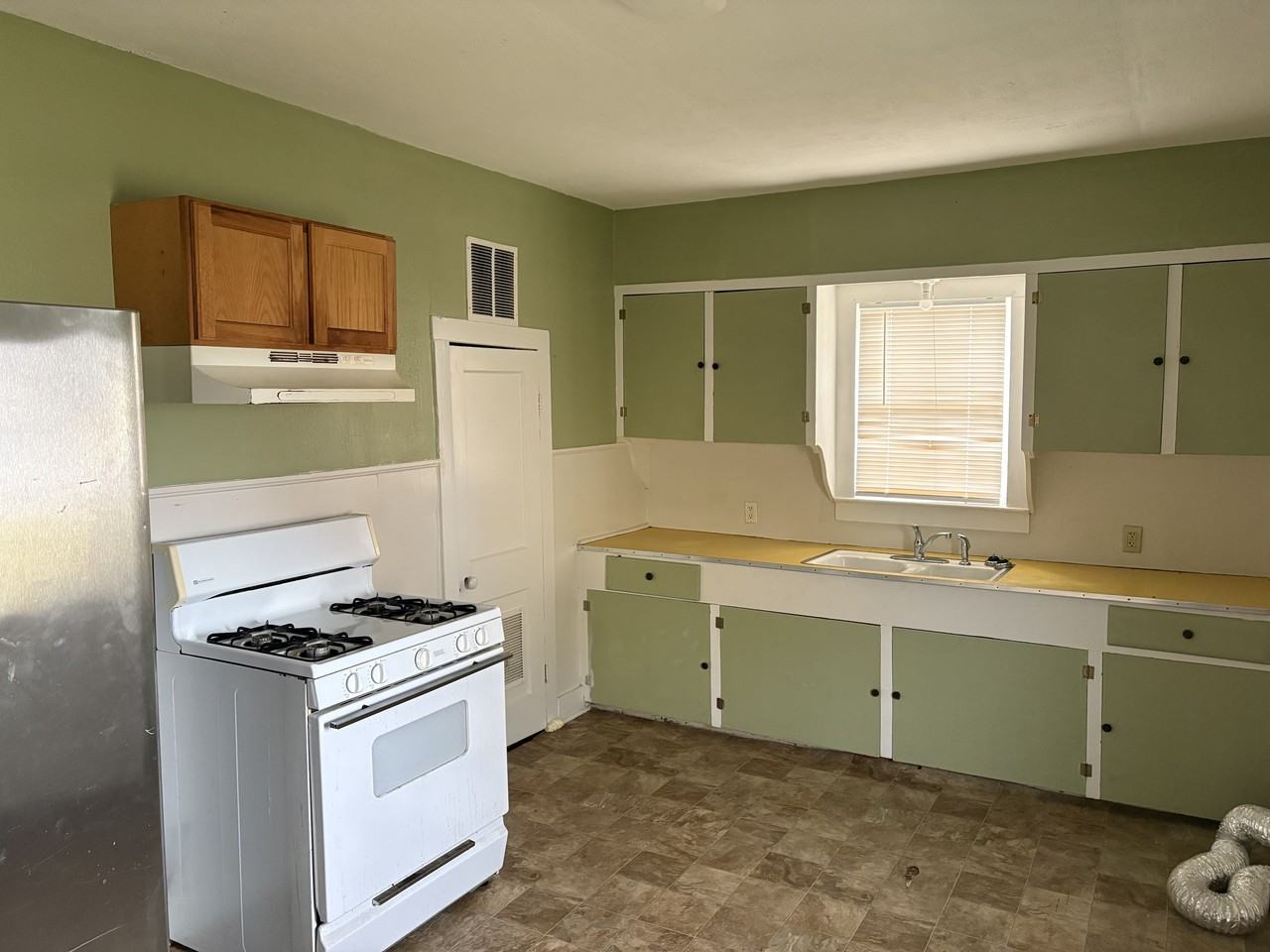 505 E Main St #1 - Photo 5 of 9