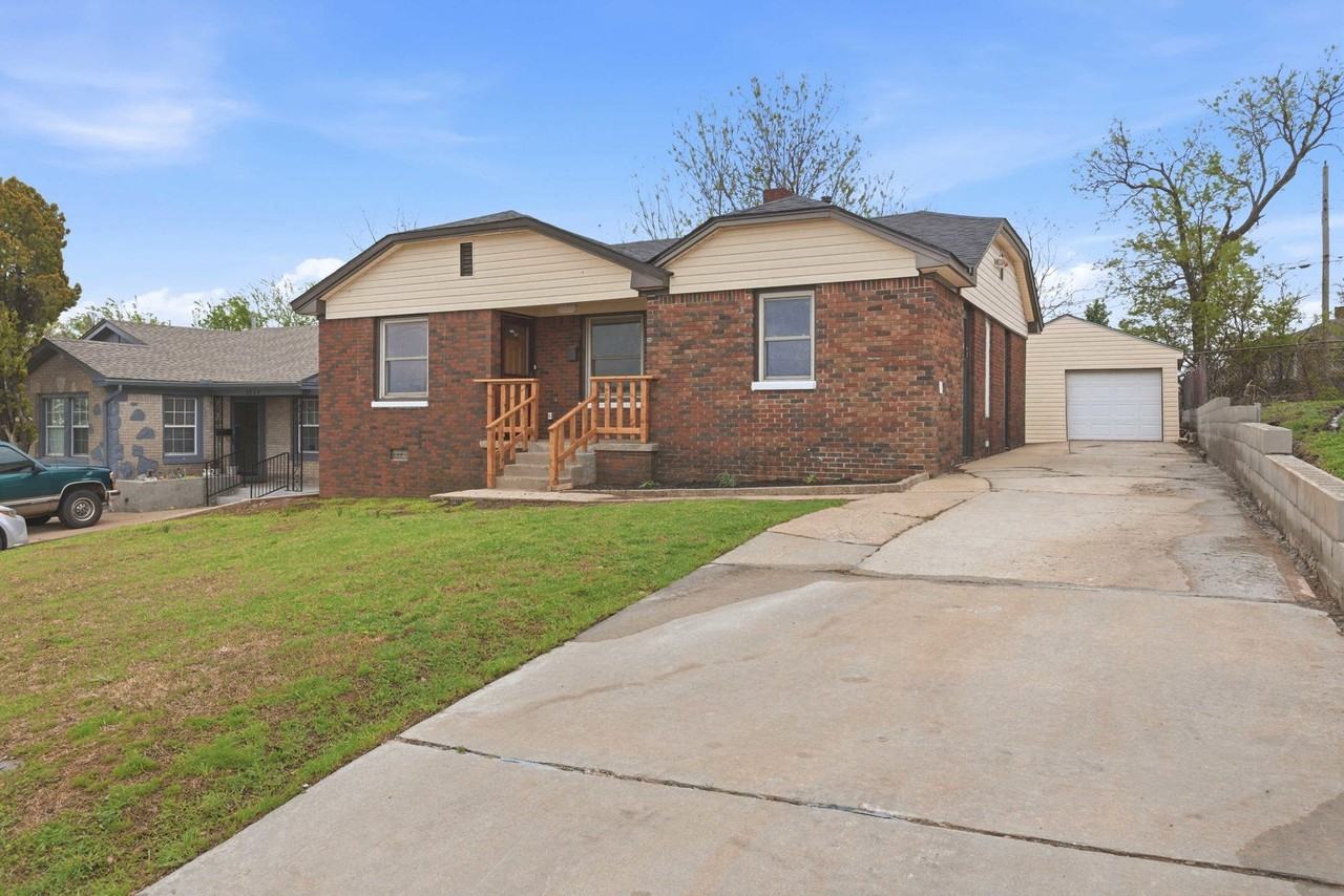 2020 Ne 30th St #1 - Photo 2 of 19