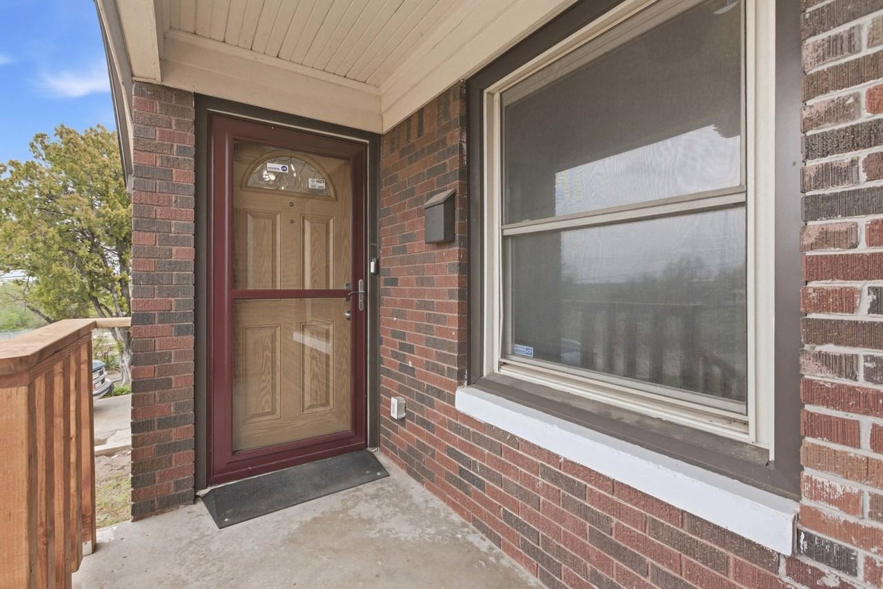 2020 Ne 30th St #1 - Photo 3 of 19