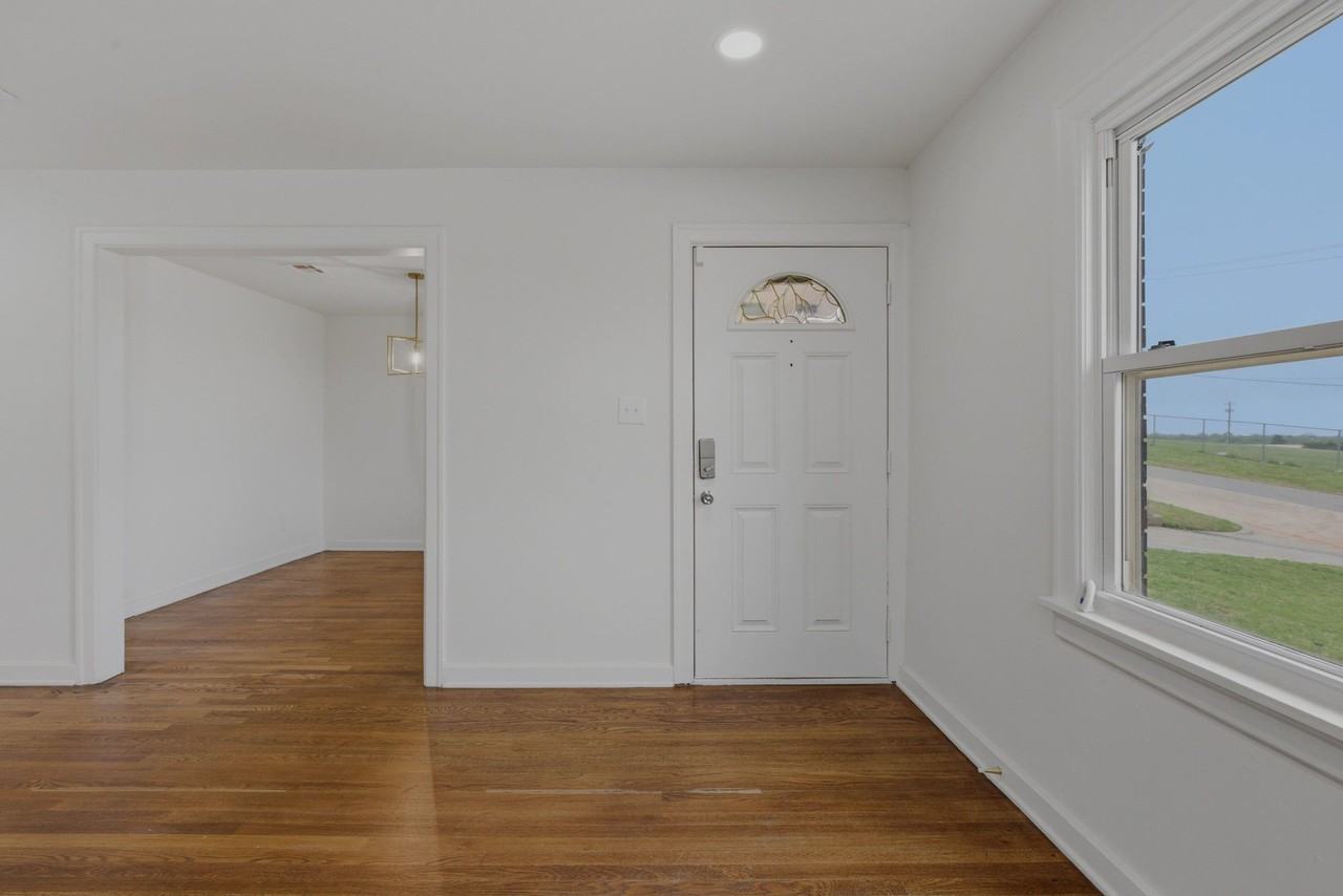 2020 Ne 30th St #1 - Photo 4 of 19