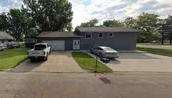 featured image of 300 8th St Ne