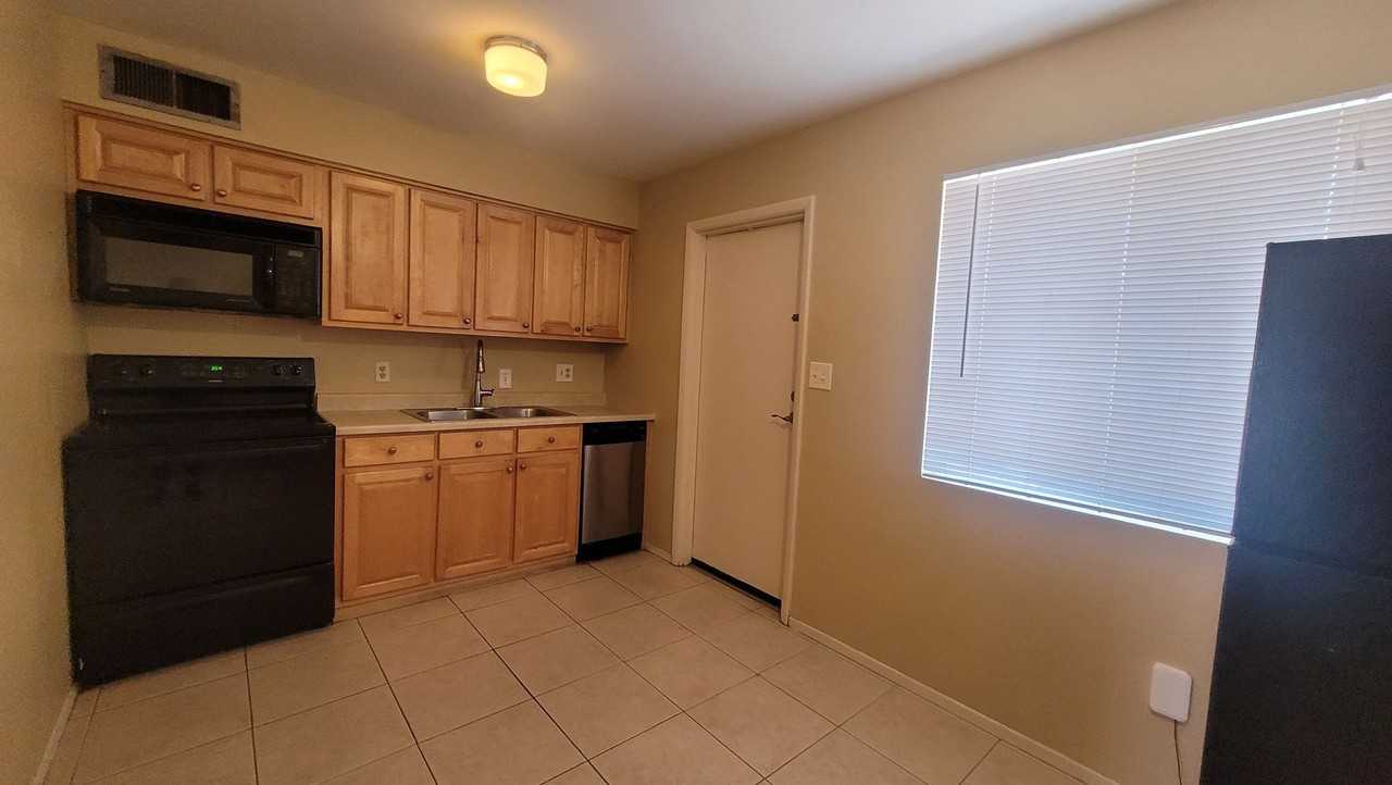 5306 E Boise St - Photo 5 of 11