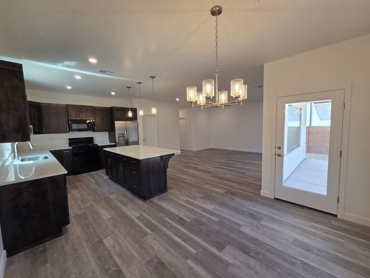 1471 E White Desert Dr - Photo 3 of 32