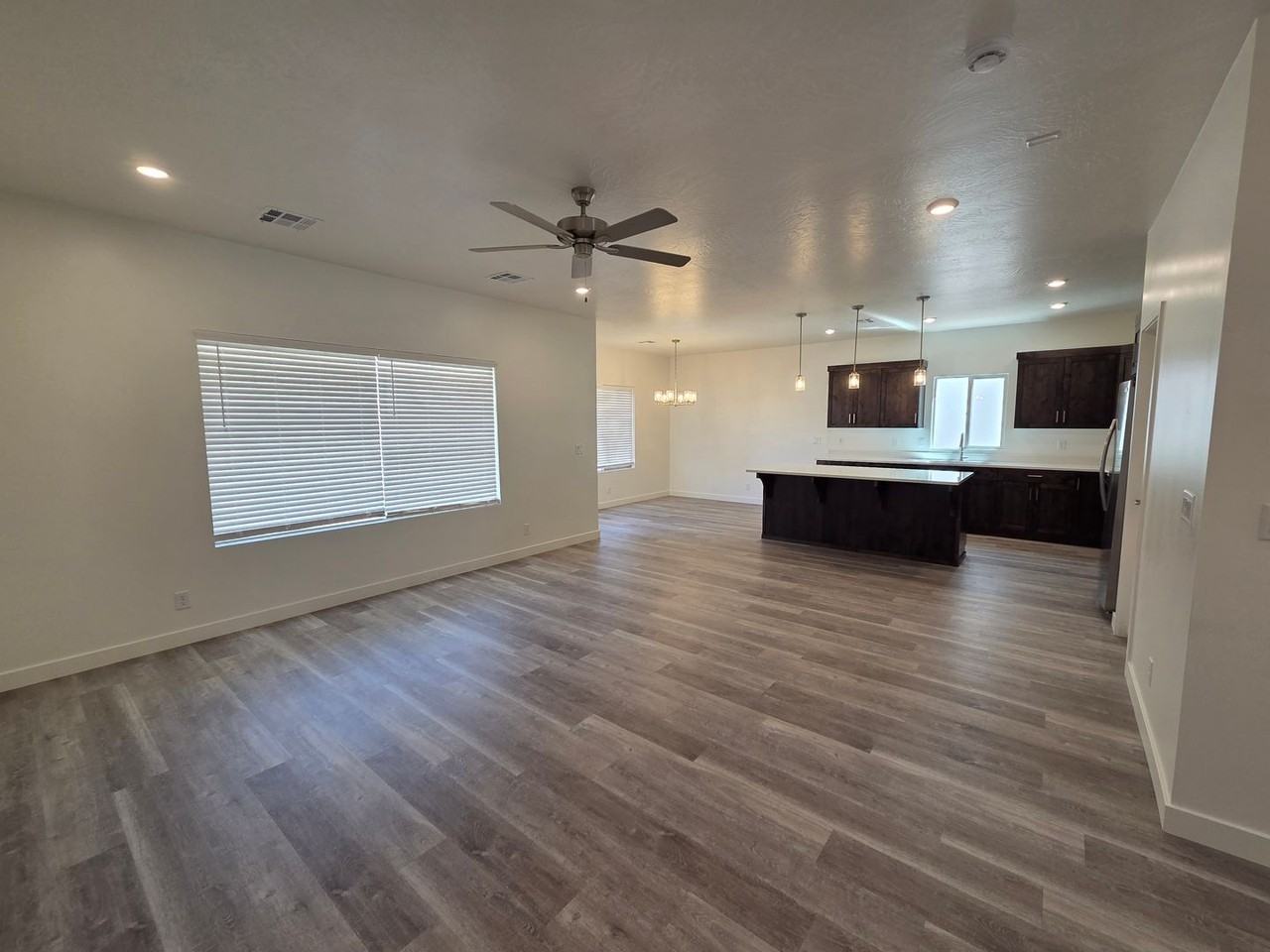 1471 E White Desert Dr - Photo 4 of 32