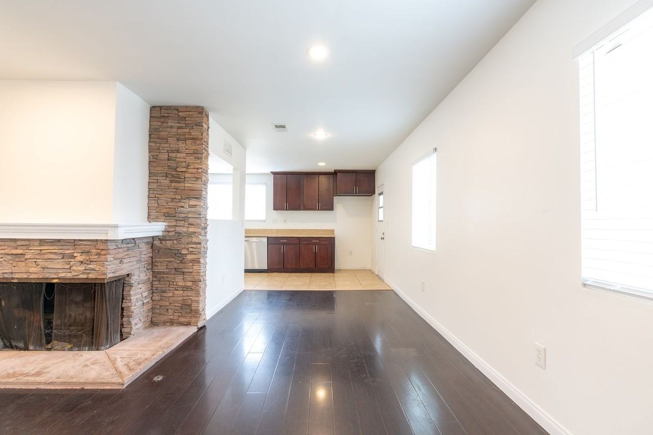 2540 Hudspeth St - Photo 4 of 24