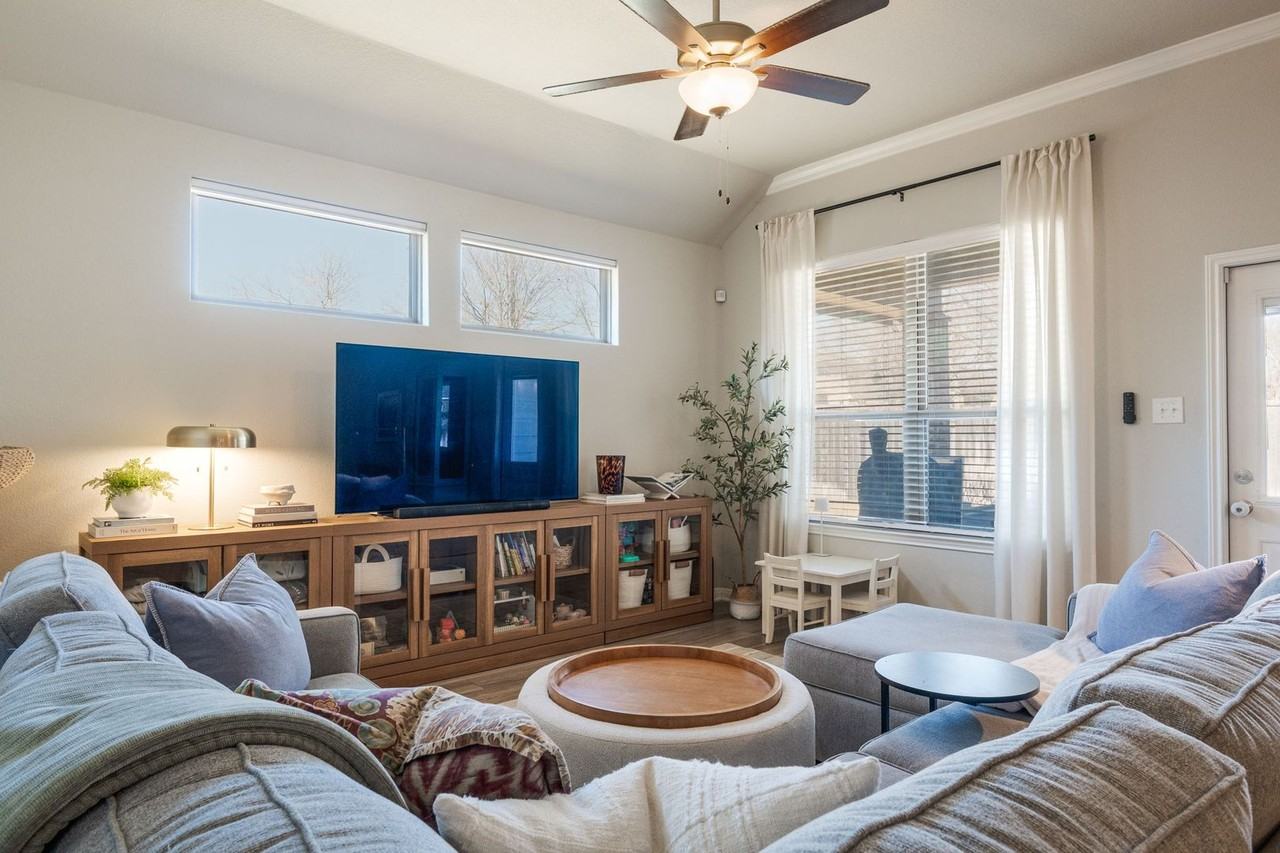 7320 Hammermill Ln - Photo 5 of 14