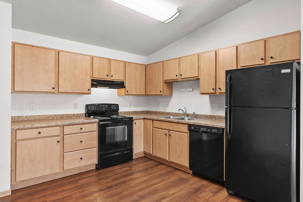 631 32nd Street N - Photo 2 of 42