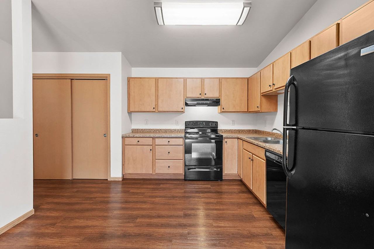 631 32nd Street N - Photo 3 of 42