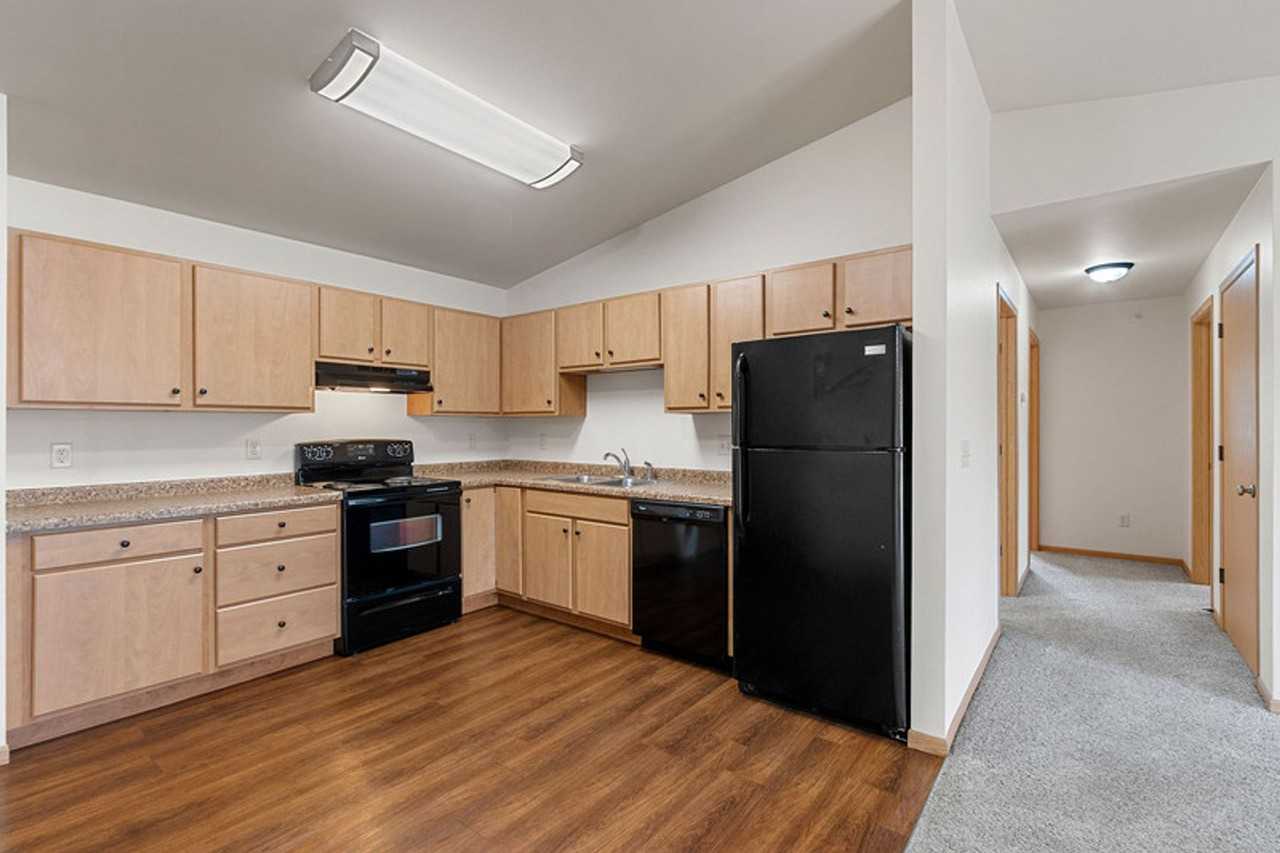 631 32nd Street N - Photo 5 of 42