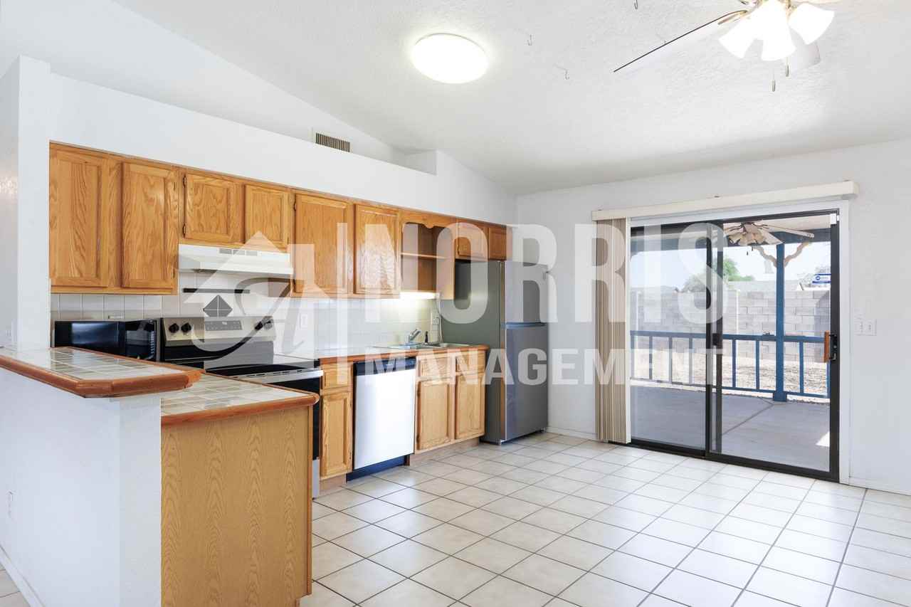 9254 W Pineveta Dr - Photo 7 of 31