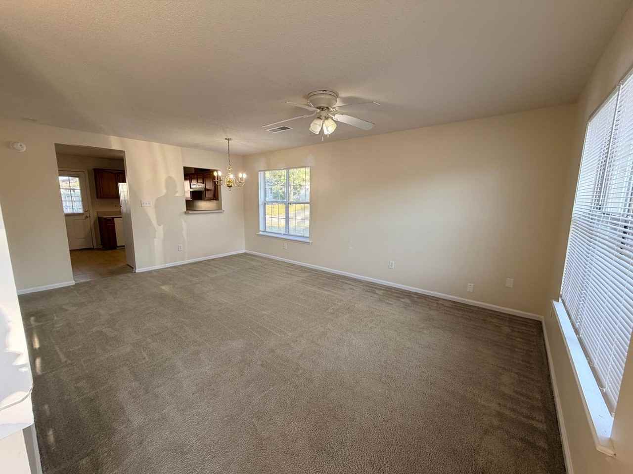 360 Brookfield Rd - Photo 4 of 23
